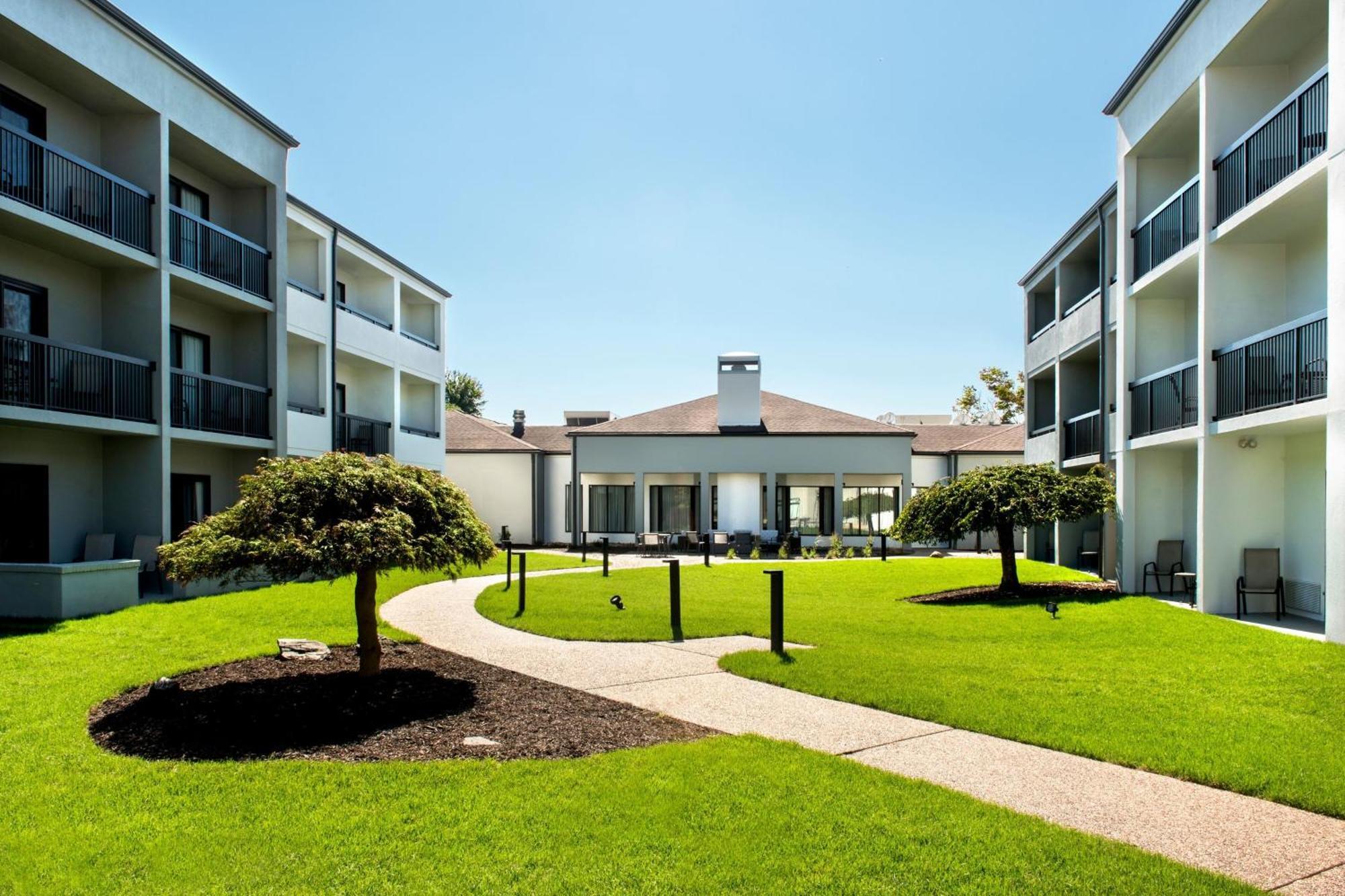 Courtyard By Marriott New Haven Wallingford Hotel Exterior photo